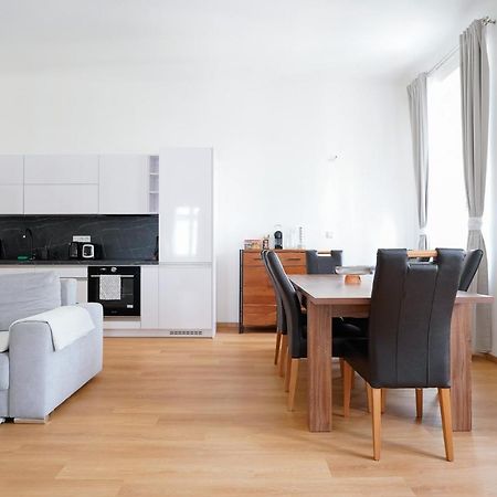 The Dante Prague - Family And Friends Apartments Exteriör bild
