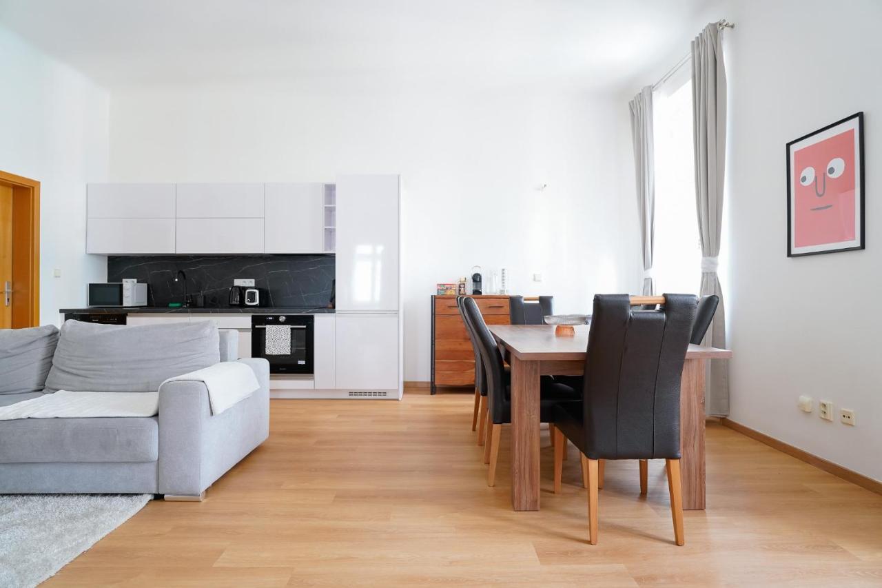 The Dante Prague - Family And Friends Apartments Exteriör bild